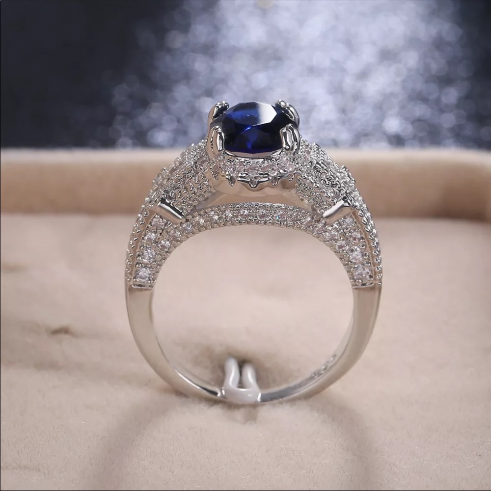 New Women’s Luxury Oval Cut Sapphire Bridal Ring - Picture 6 of 6